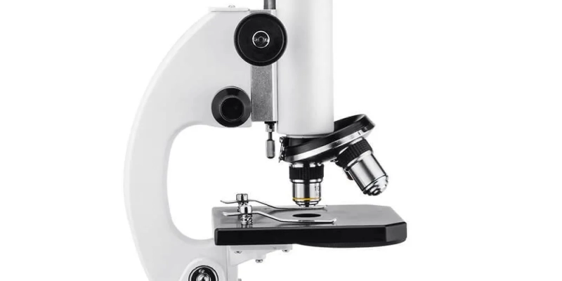 Monocular microscope